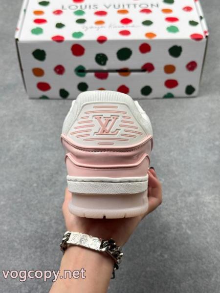 ブランド コピー バックLOUIS VUITTON大人っぼい 優れた生地 完売確実スニーカー. 4